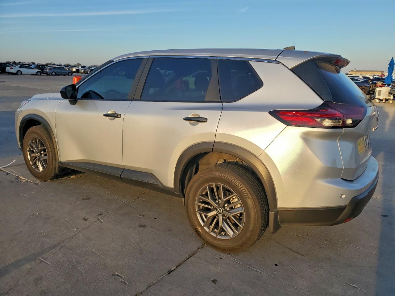 2024 NISSAN ROGUE S photo 2