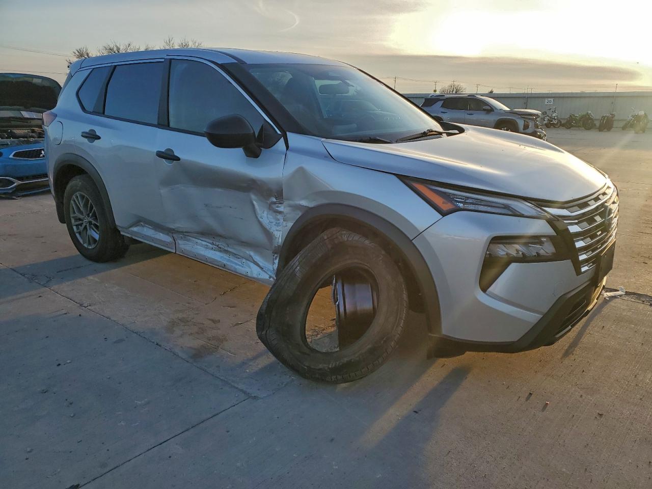 2024 NISSAN ROGUE S photo 4