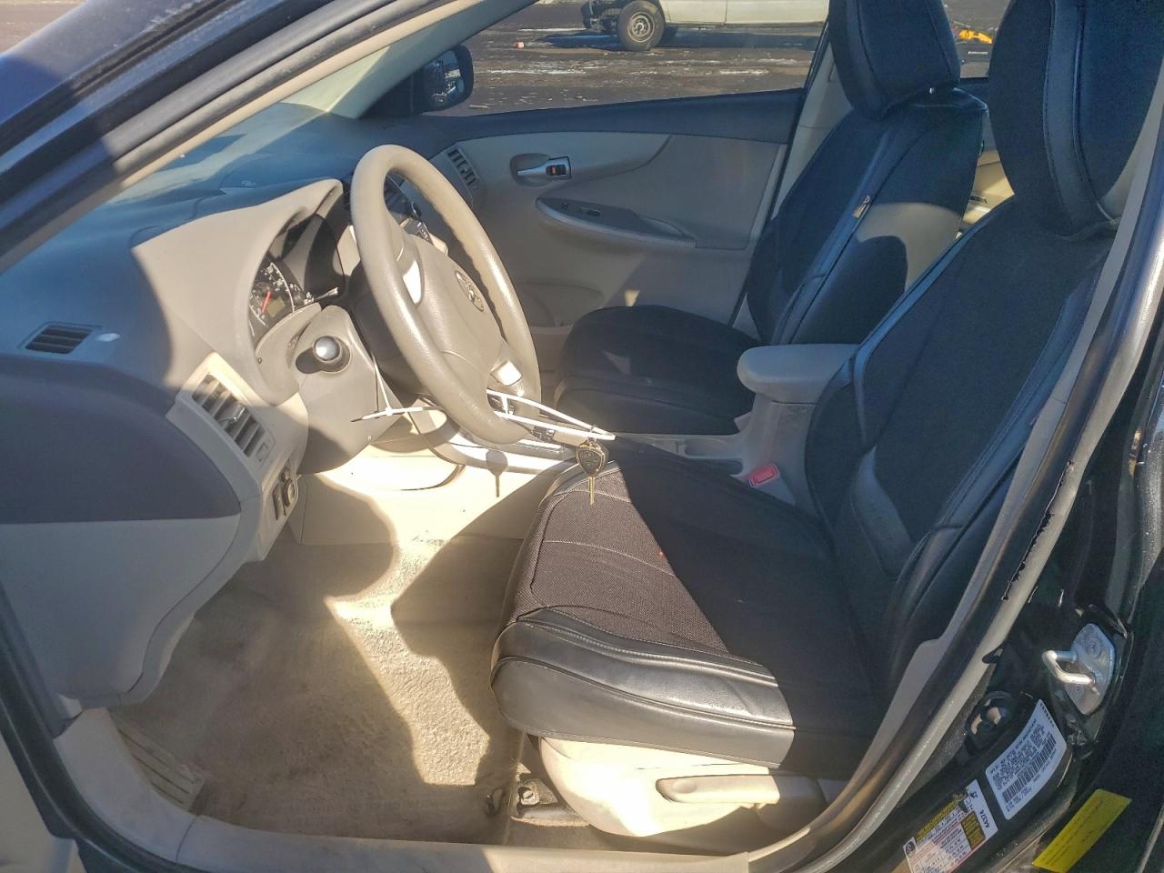 2010 TOYOTA COROLLA BASE photo 7