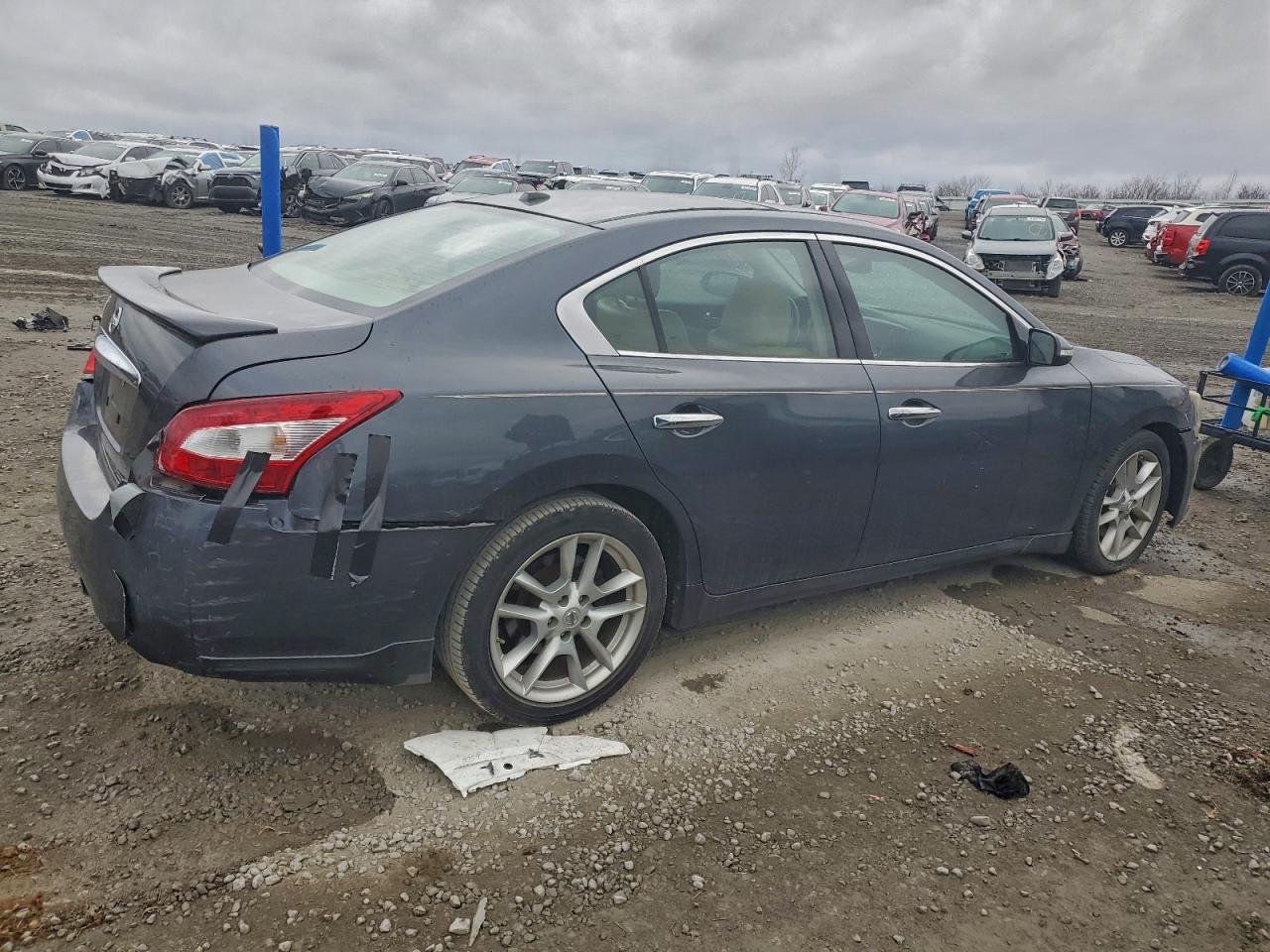 2010 NISSAN MAXIMA S photo 3