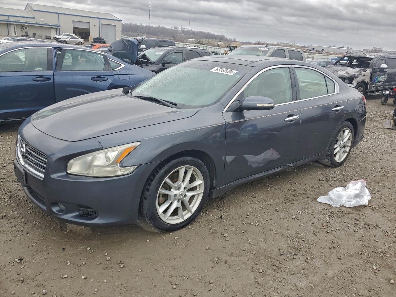 2010 NISSAN MAXIMA