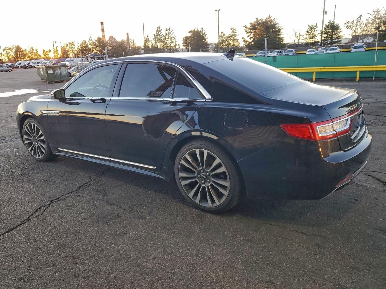 2018 LINCOLN CONTINENTAL RESERVE photo 2