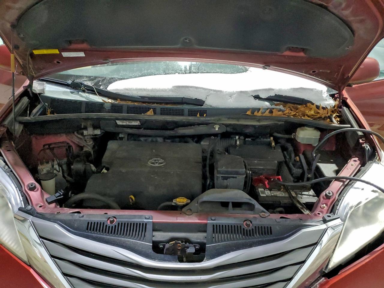 2013 TOYOTA SIENNA XLE photo 23