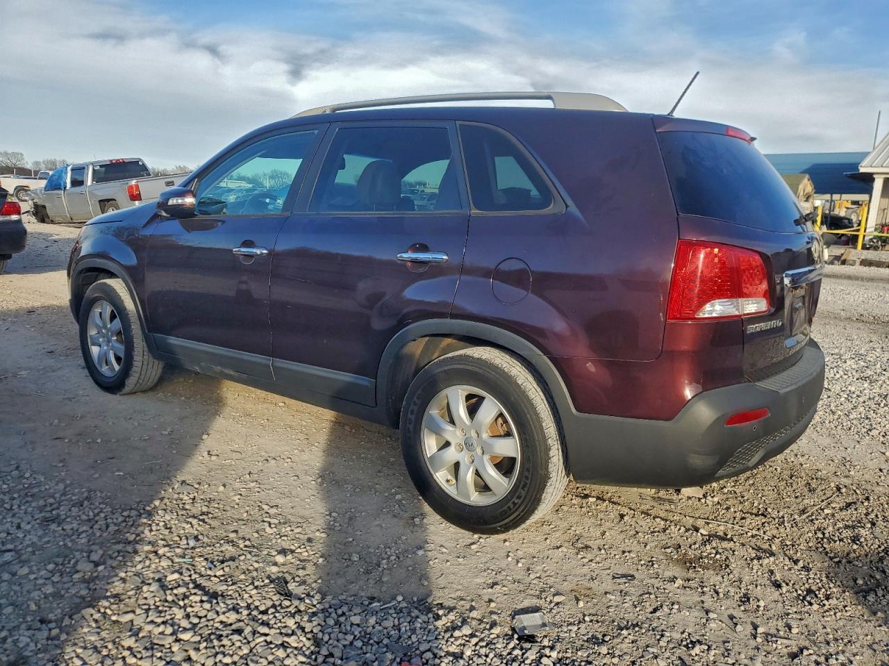 2012 KIA SORENTO BASE photo 2