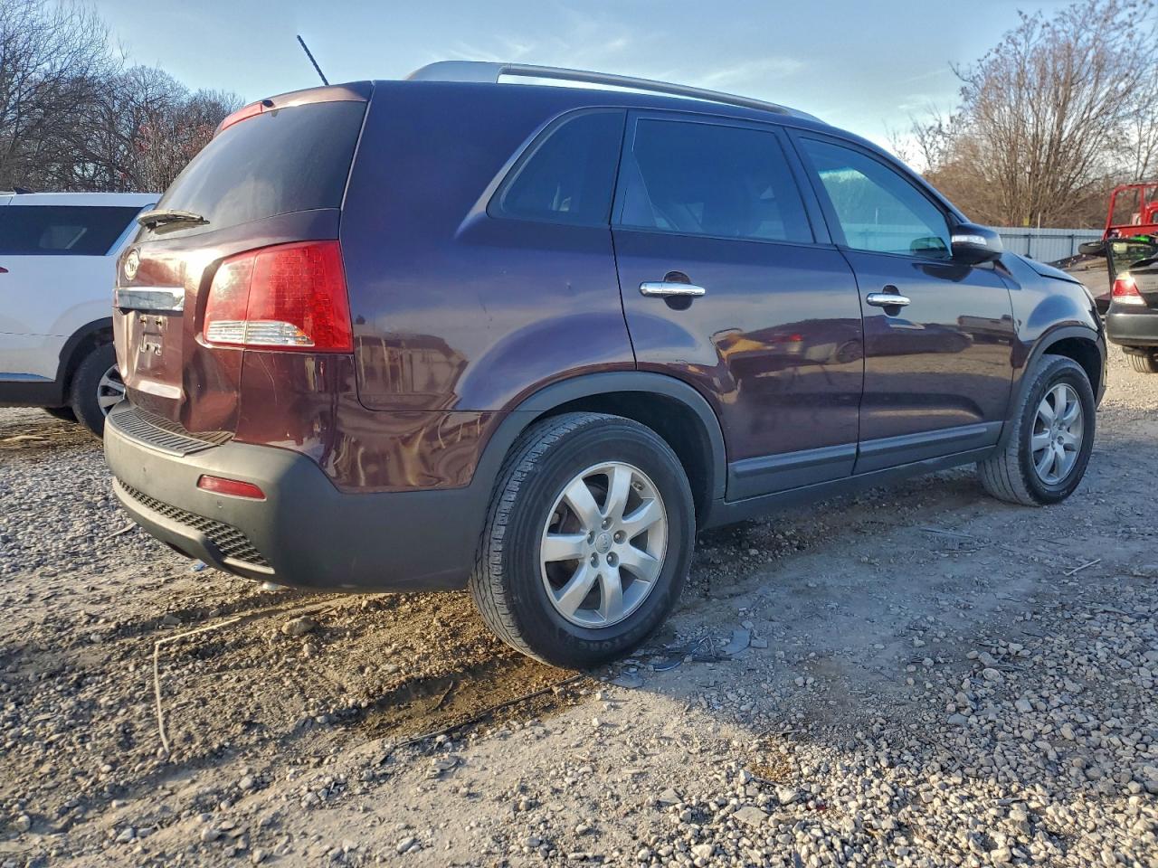 2012 KIA SORENTO BASE photo 3