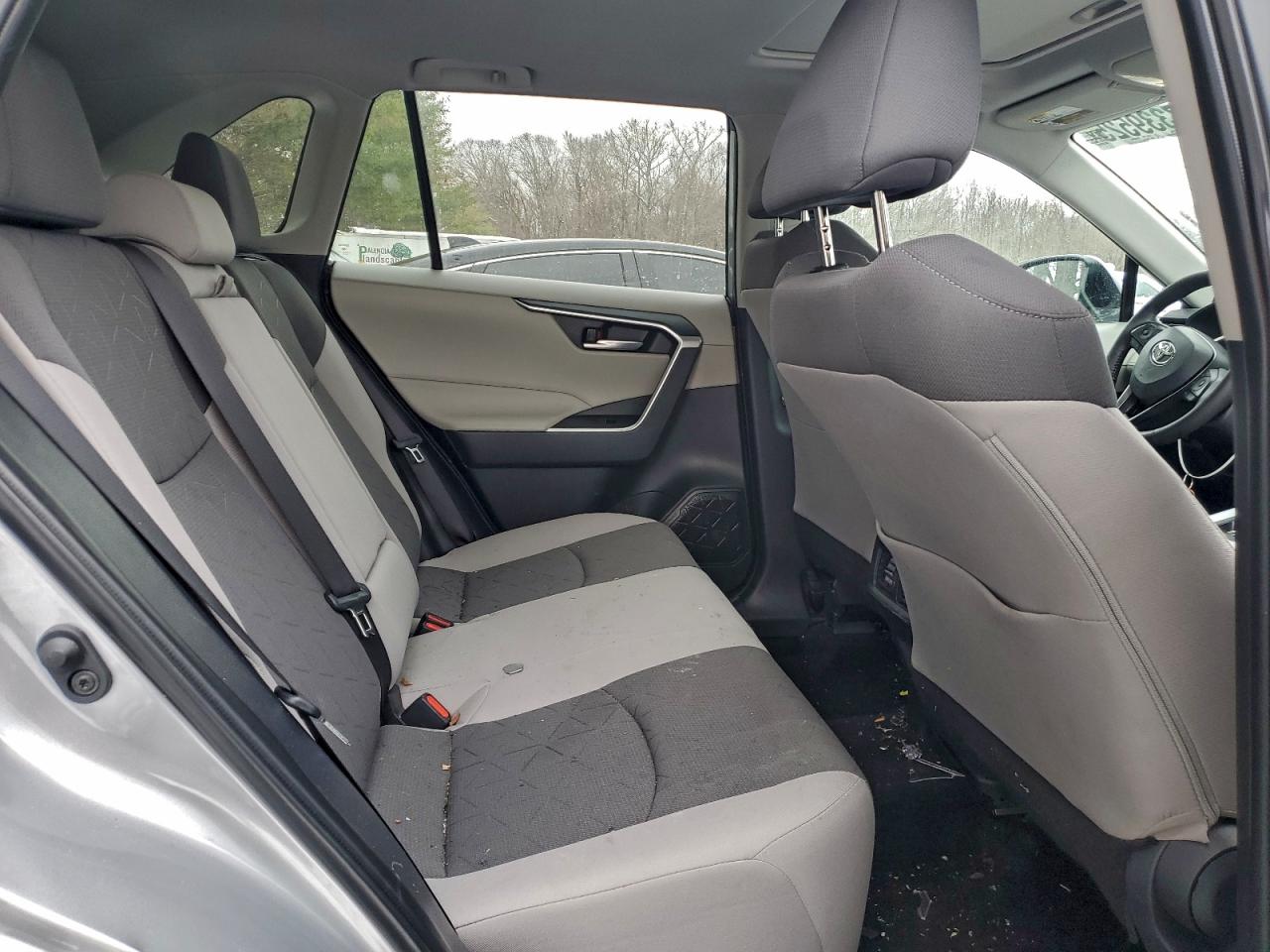 2025 TOYOTA RAV4 XLE photo 11