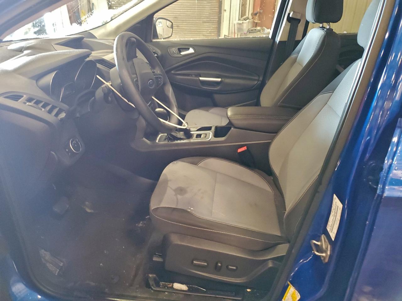 2017 FORD ESCAPE SE photo 19