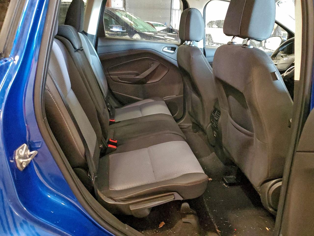 2017 FORD ESCAPE SE photo 31
