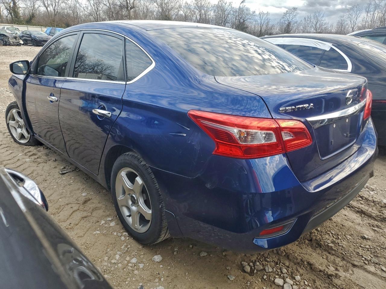 2018 NISSAN SENTRA S photo 2