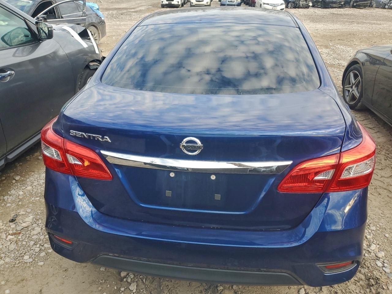 2018 NISSAN SENTRA S photo 6