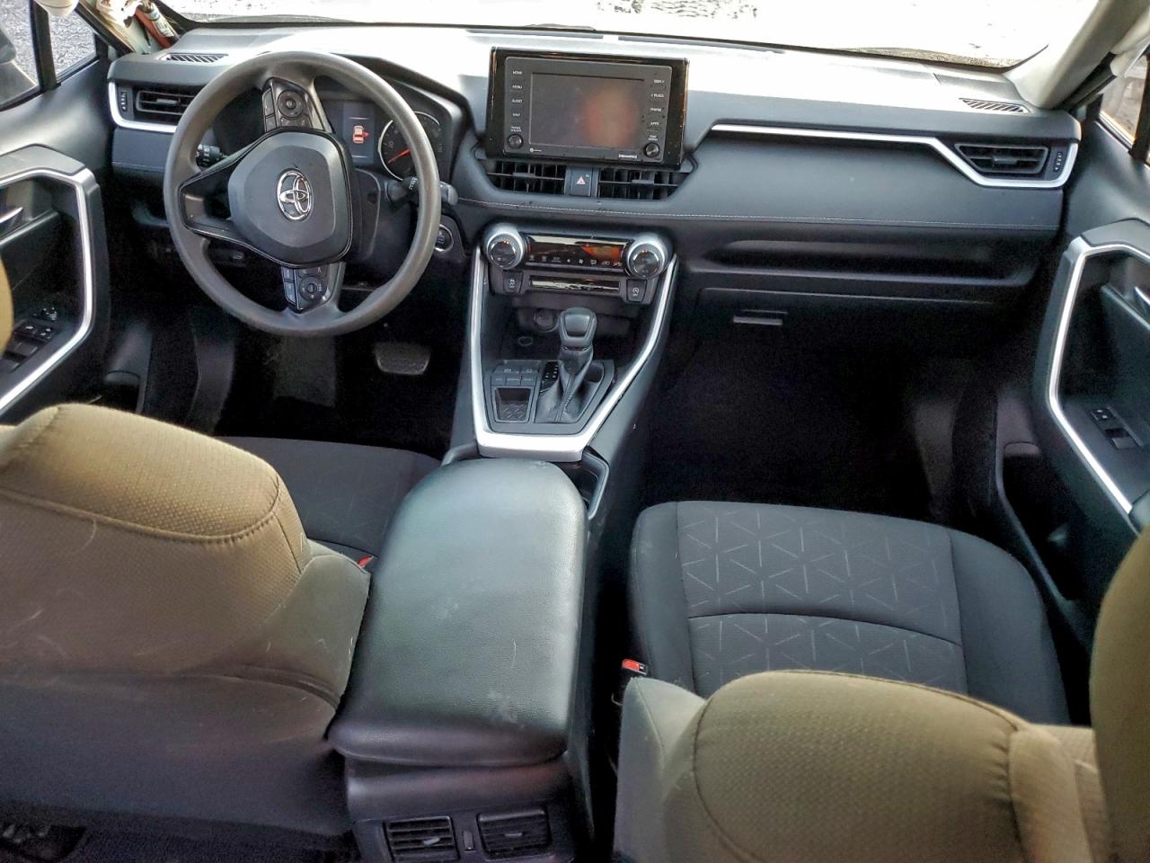 2021 TOYOTA RAV4 XLE photo 15