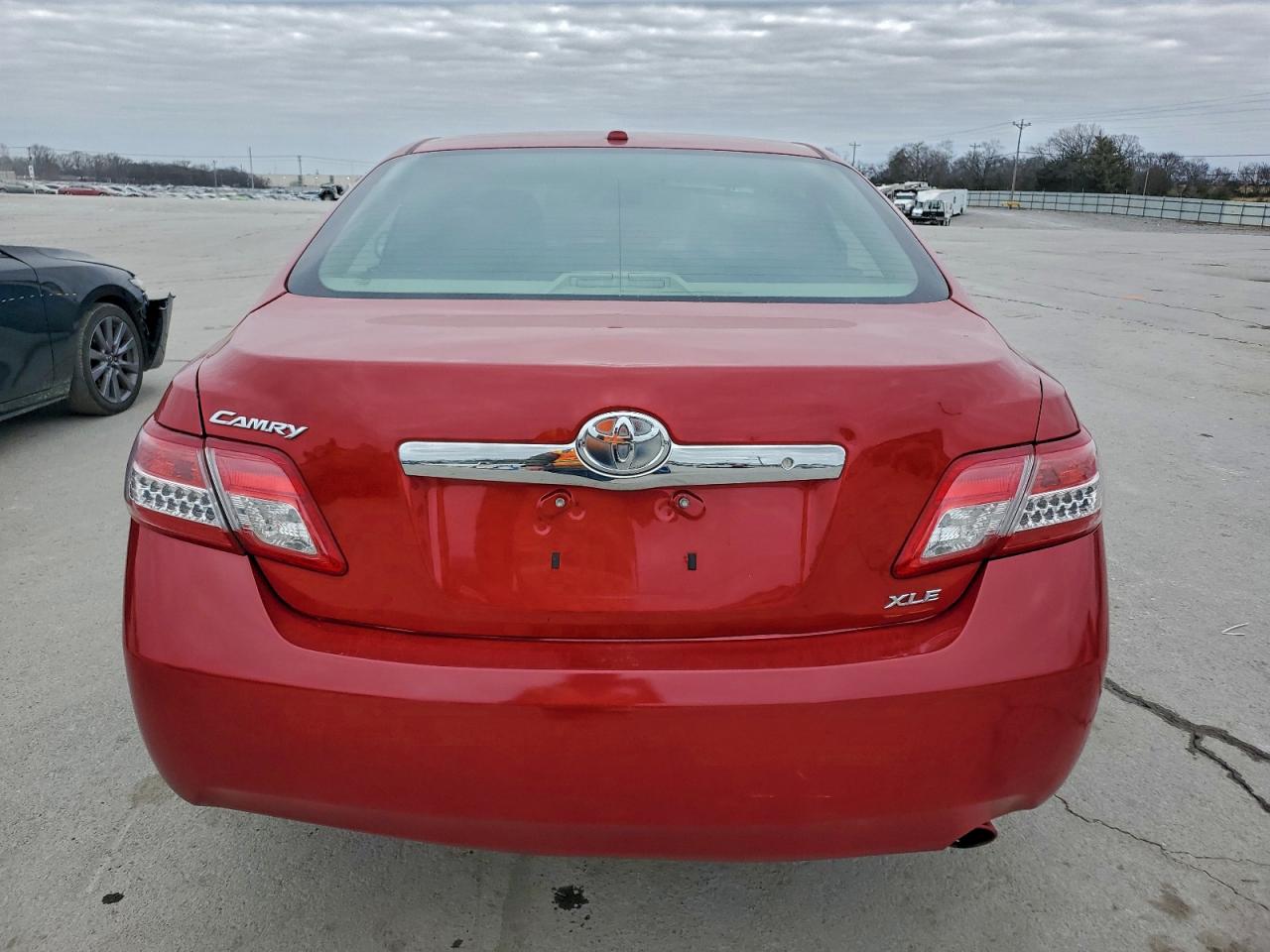 2010 TOYOTA CAMRY BASE photo 16