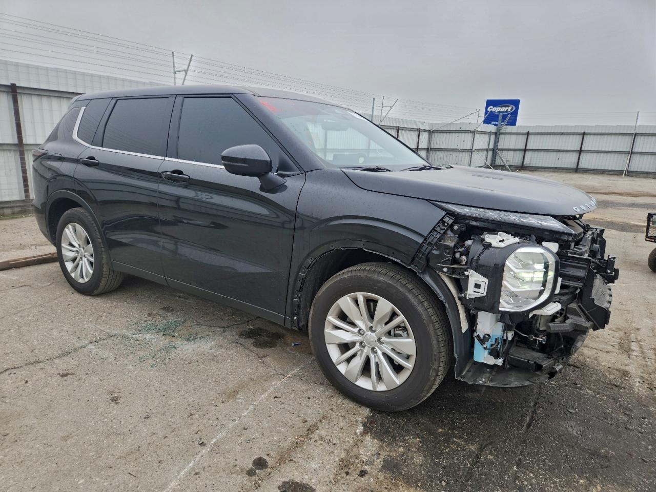 2025 MITSUBISHI OUTLANDER ES photo 4