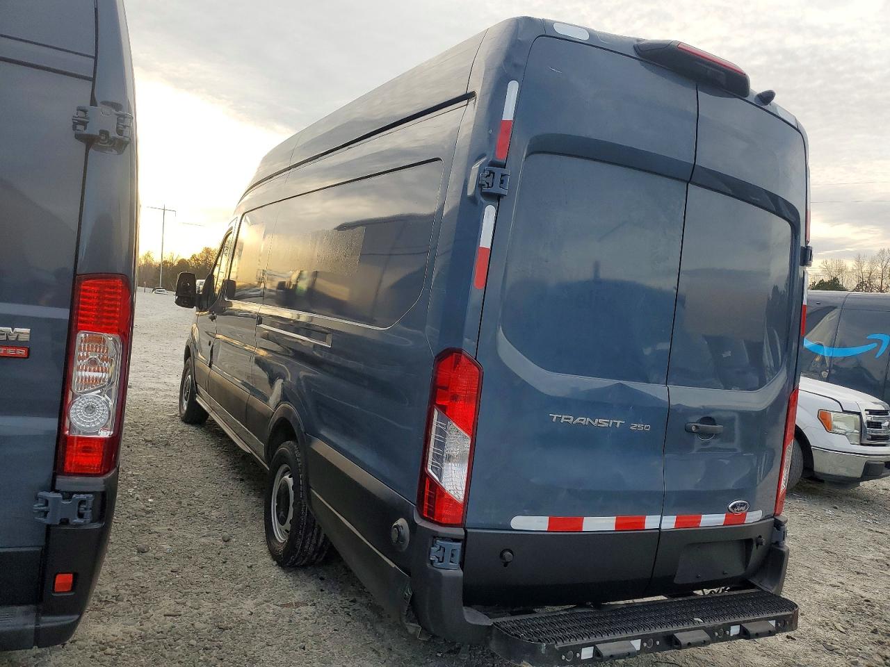 2020 FORD TRANSIT T-250 photo 2