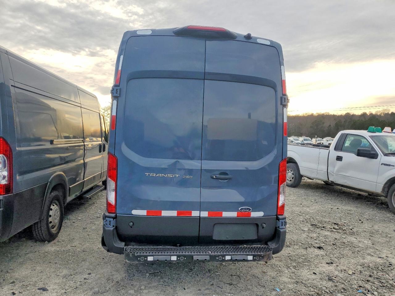 2020 FORD TRANSIT T-250 photo 6