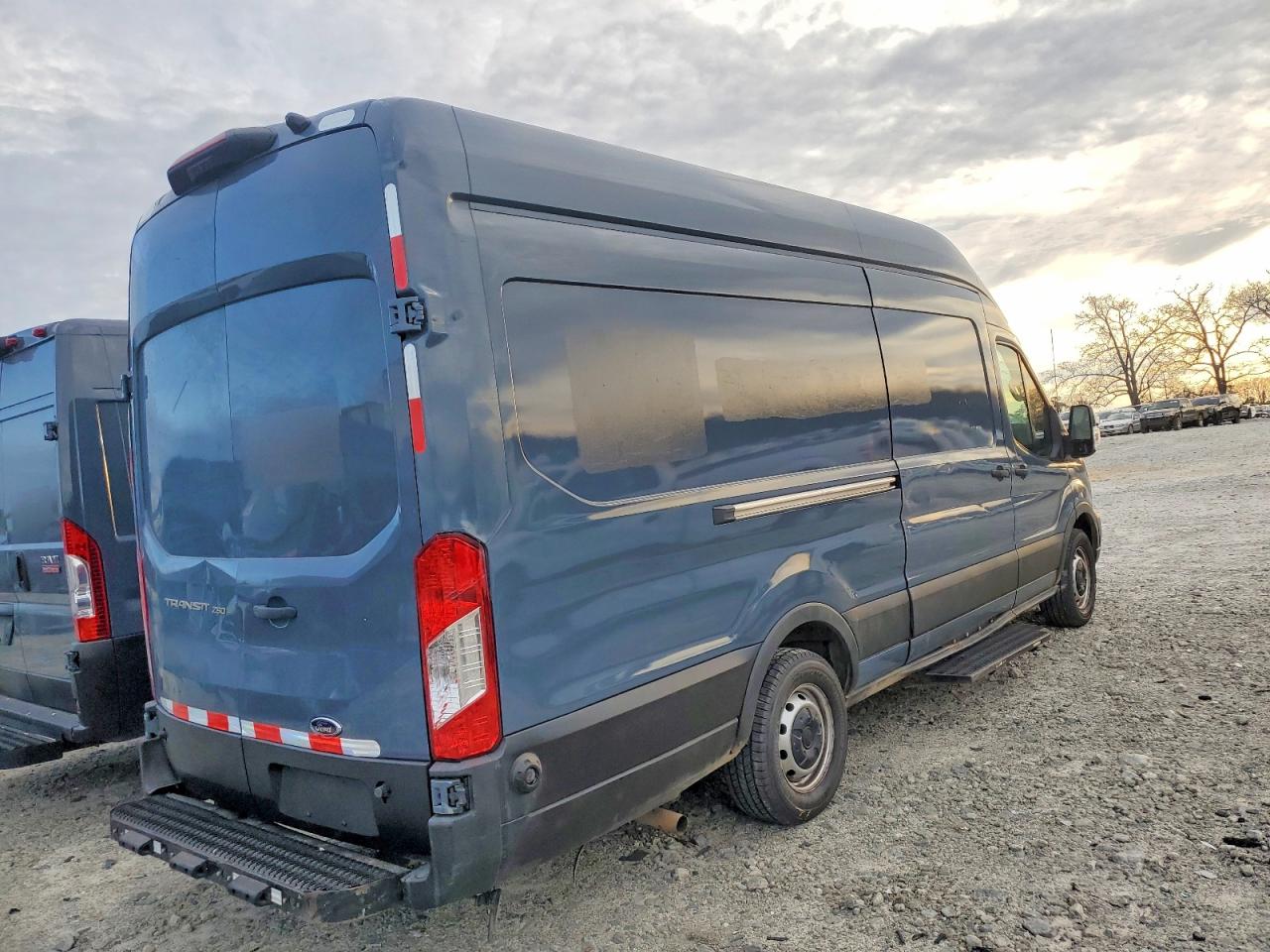 2020 FORD TRANSIT T-250 photo 3