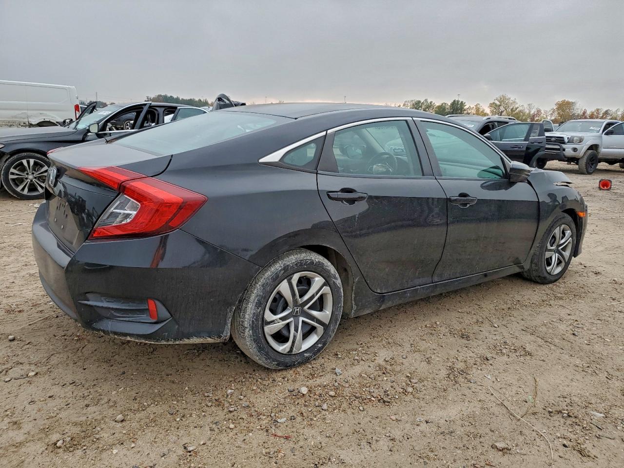 2017 HONDA CIVIC LX photo 5