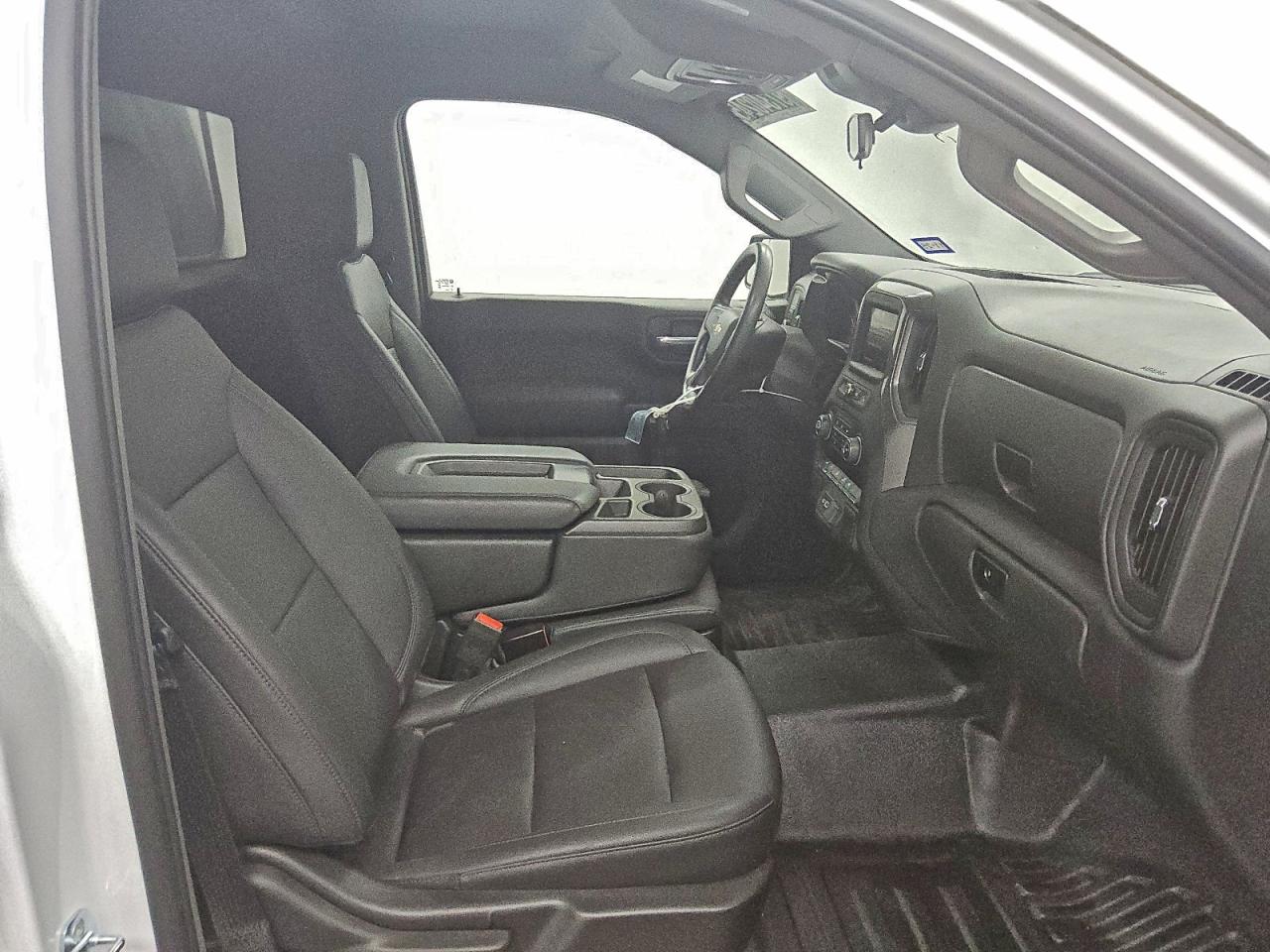 2023 CHEVROLET SILVERADO C1500 photo 19