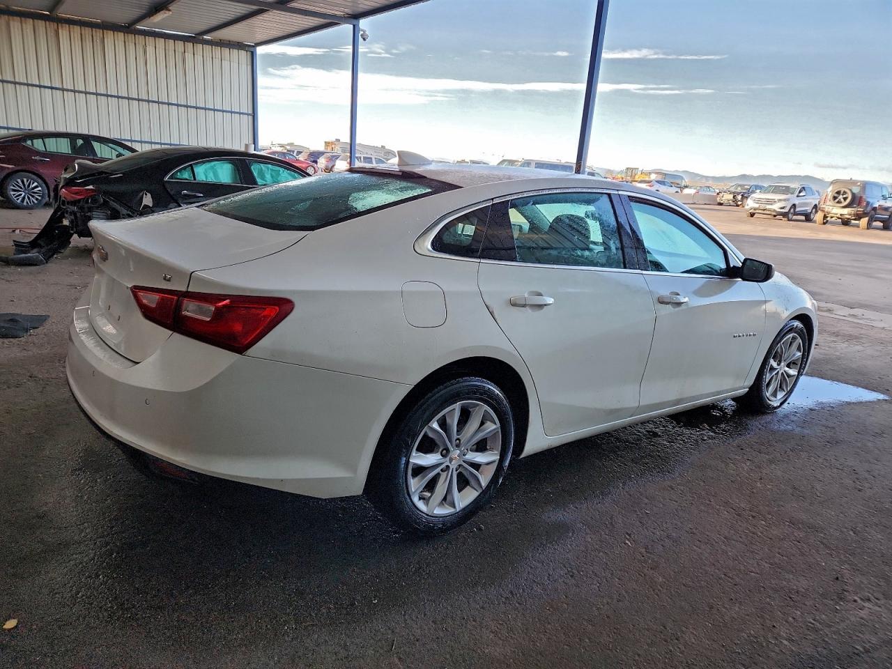 2025 CHEVROLET MALIBU LT photo 3