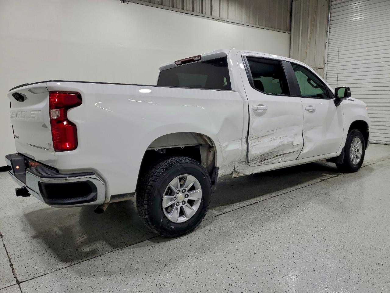 2025 CHEVROLET SILVERADO C1500 LT photo 3