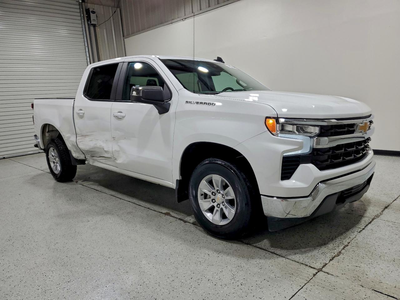 2025 CHEVROLET SILVERADO C1500 LT photo 4