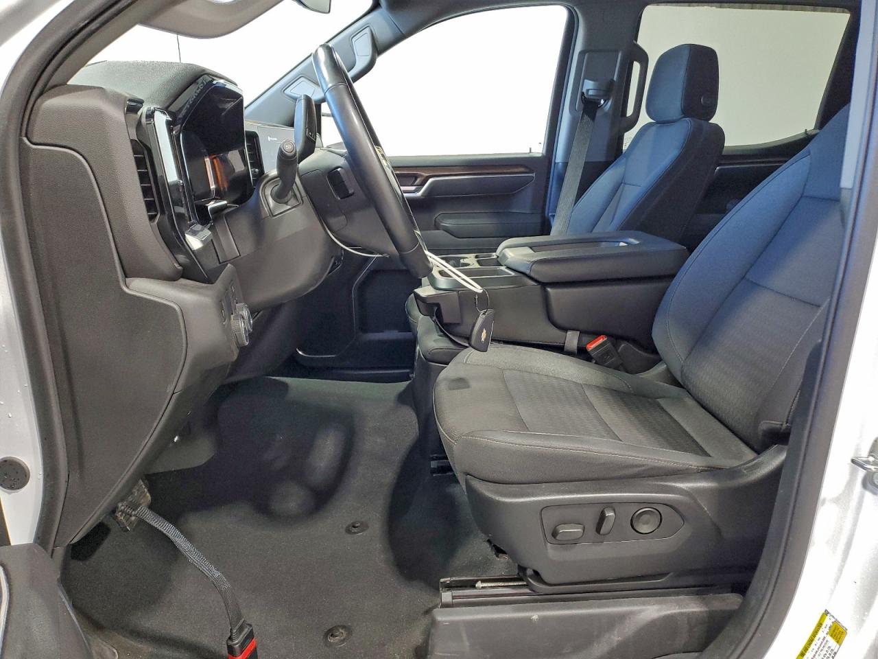 2025 CHEVROLET SILVERADO C1500 LT photo 7