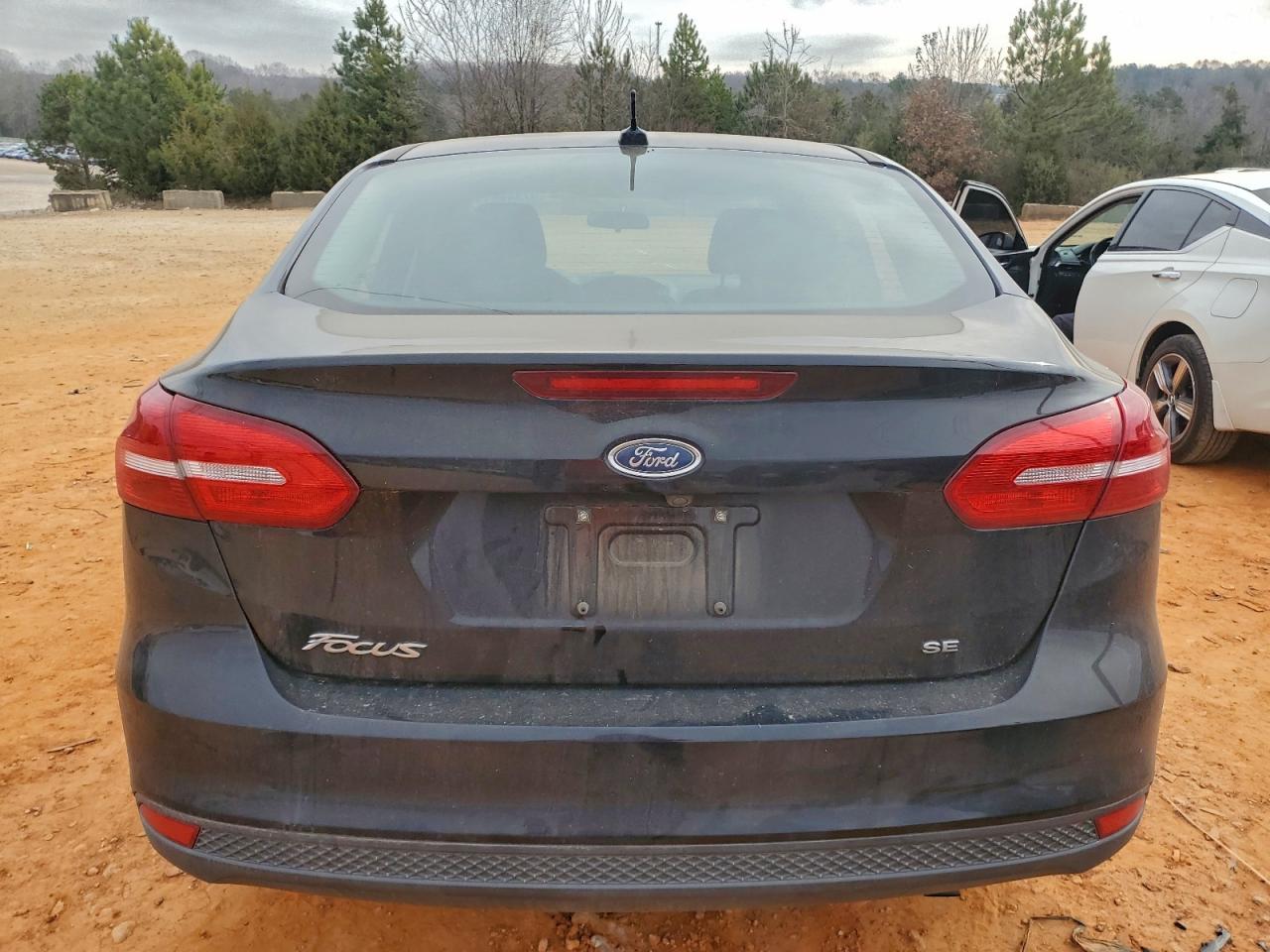 2018 FORD FOCUS SE photo 11
