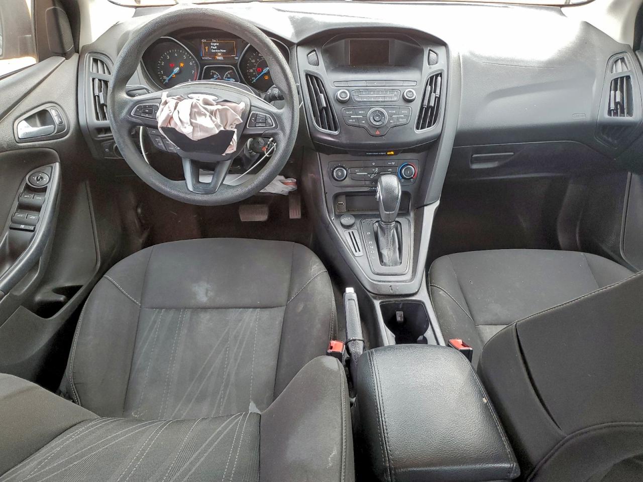 2018 FORD FOCUS SE photo 15