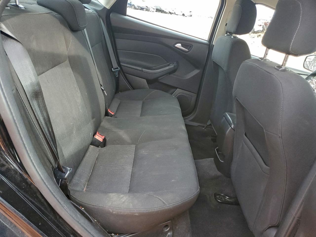 2018 FORD FOCUS SE photo 19