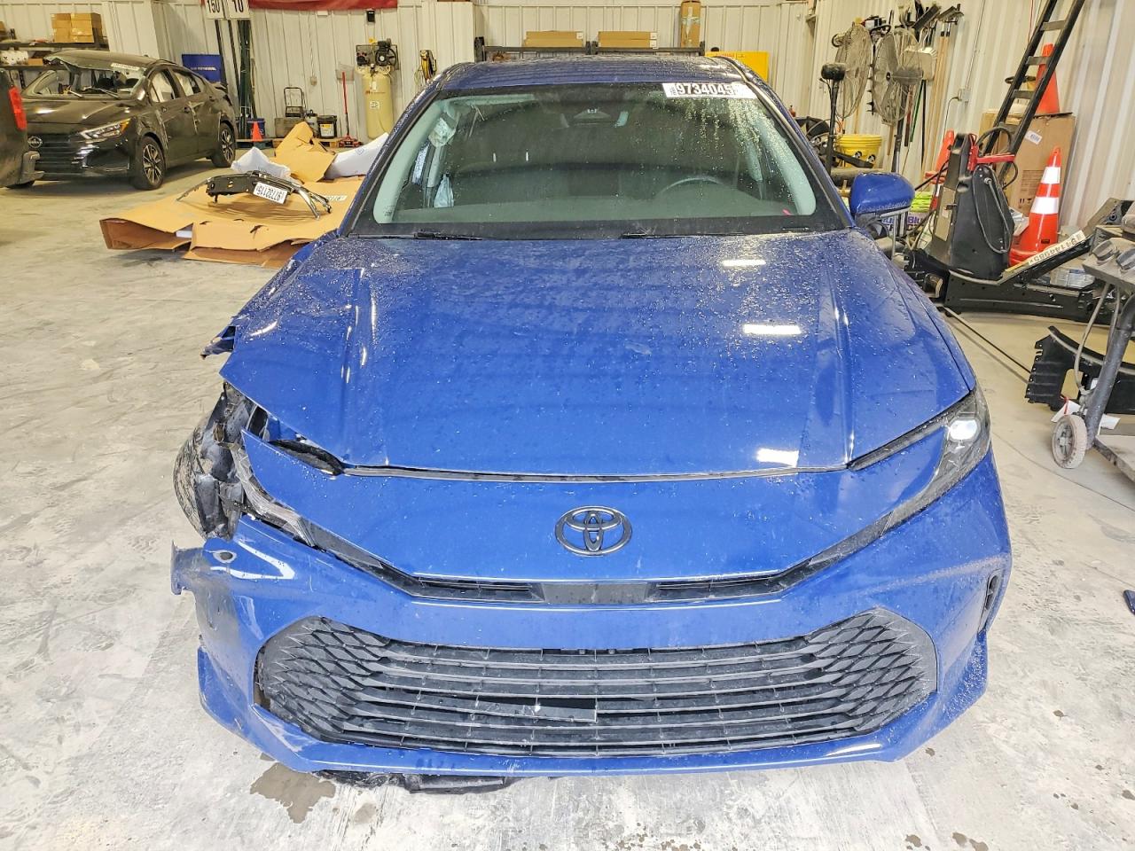 2025 TOYOTA CAMRY XSE photo 9