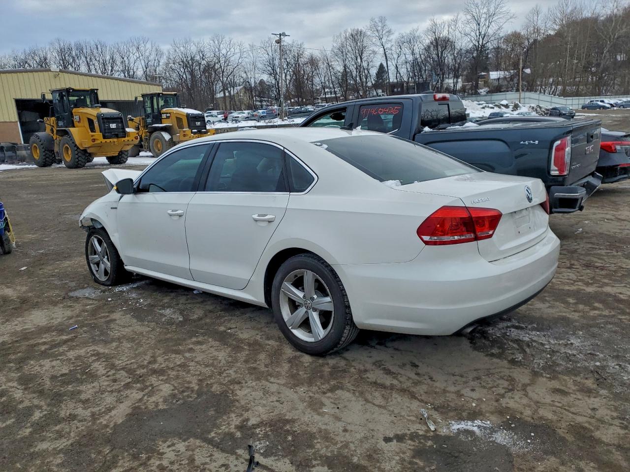 2015 VOLKSWAGEN PASSAT S photo 3