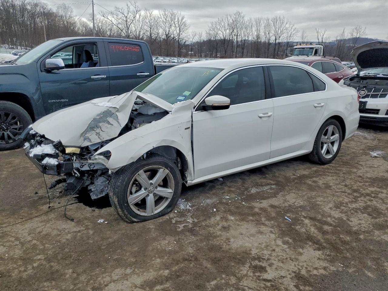 2015 VOLKSWAGEN PASSAT