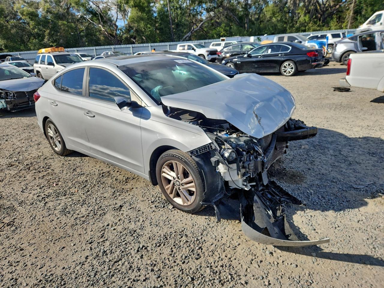 2019 HYUNDAI ELANTRA SEL photo 4