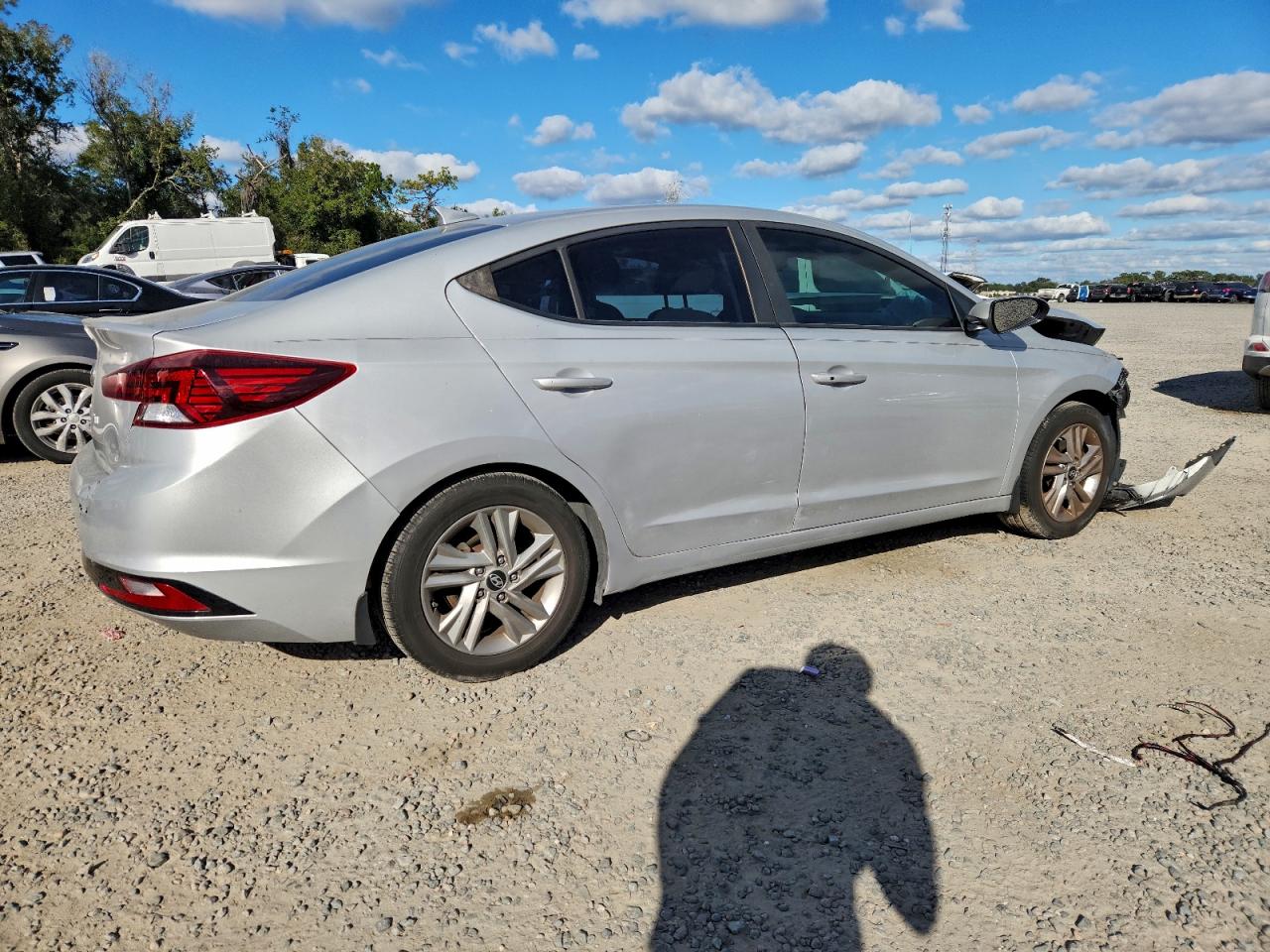 2019 HYUNDAI ELANTRA SEL photo 3