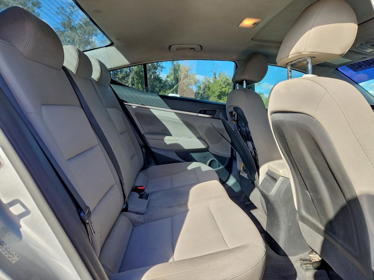 2019 HYUNDAI ELANTRA SEL photo 10