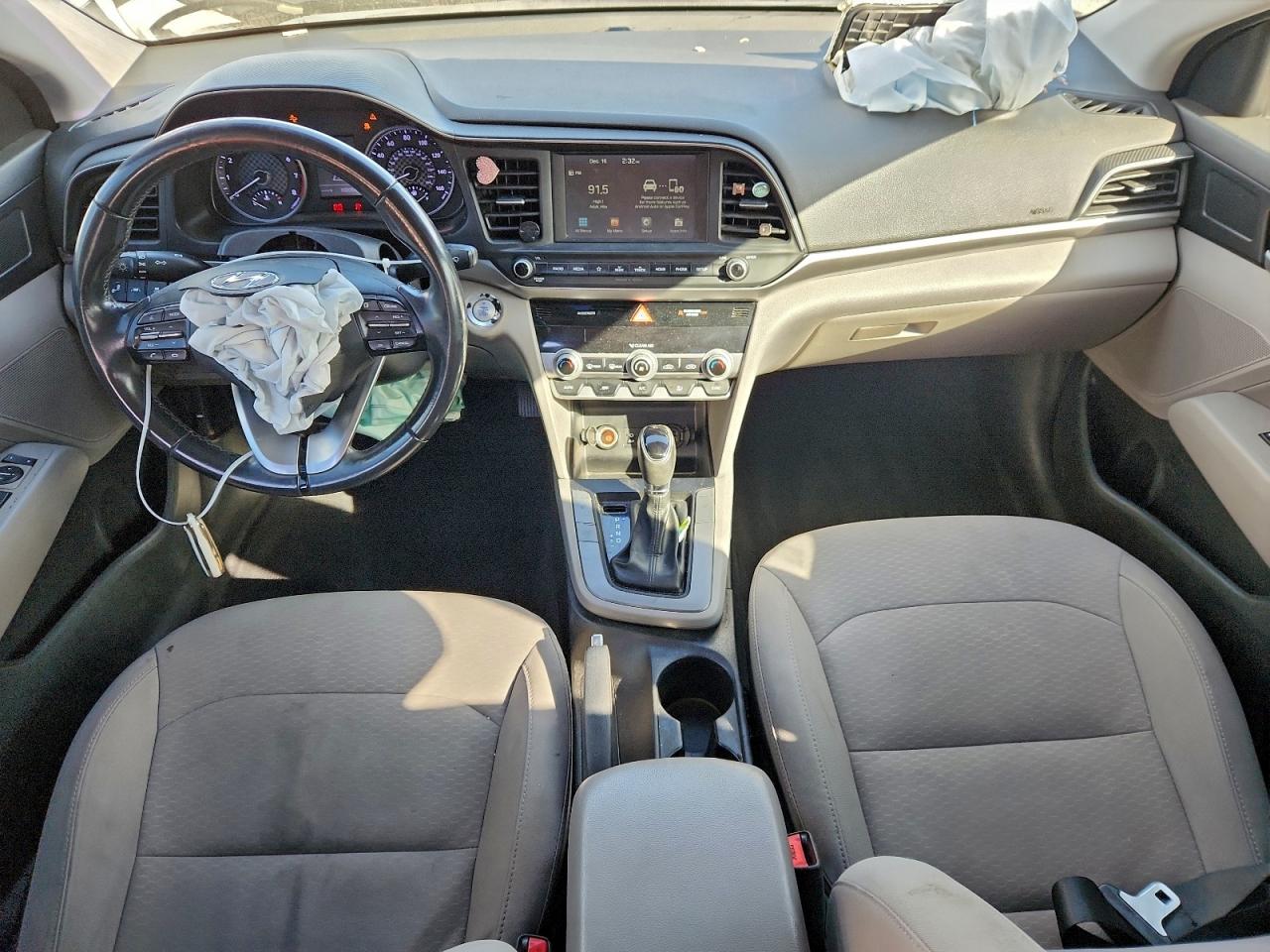 2019 HYUNDAI ELANTRA SEL photo 8