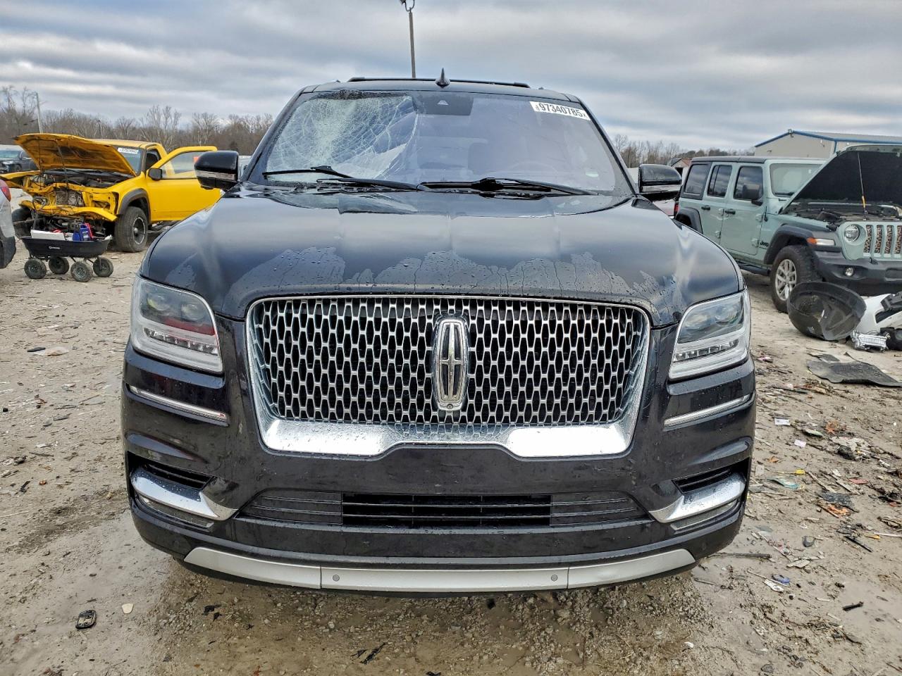 2019 LINCOLN NAVIGATOR L RESERVE photo 13