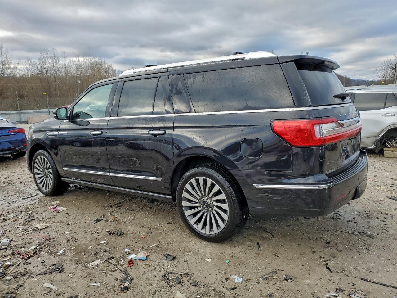 2019 LINCOLN NAVIGATOR L RESERVE photo 4
