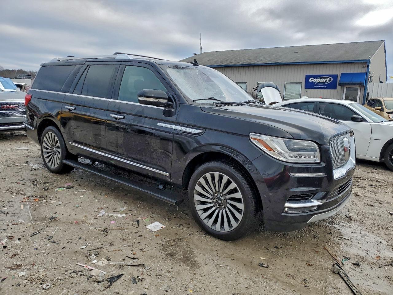 2019 LINCOLN NAVIGATOR L RESERVE photo 10