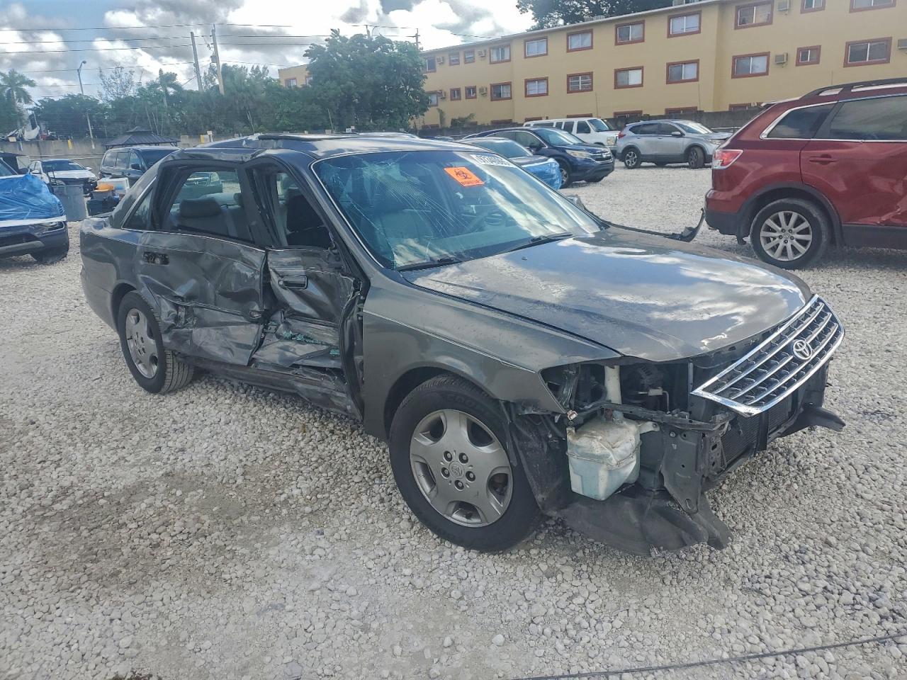 2004 TOYOTA AVALON XL photo 7
