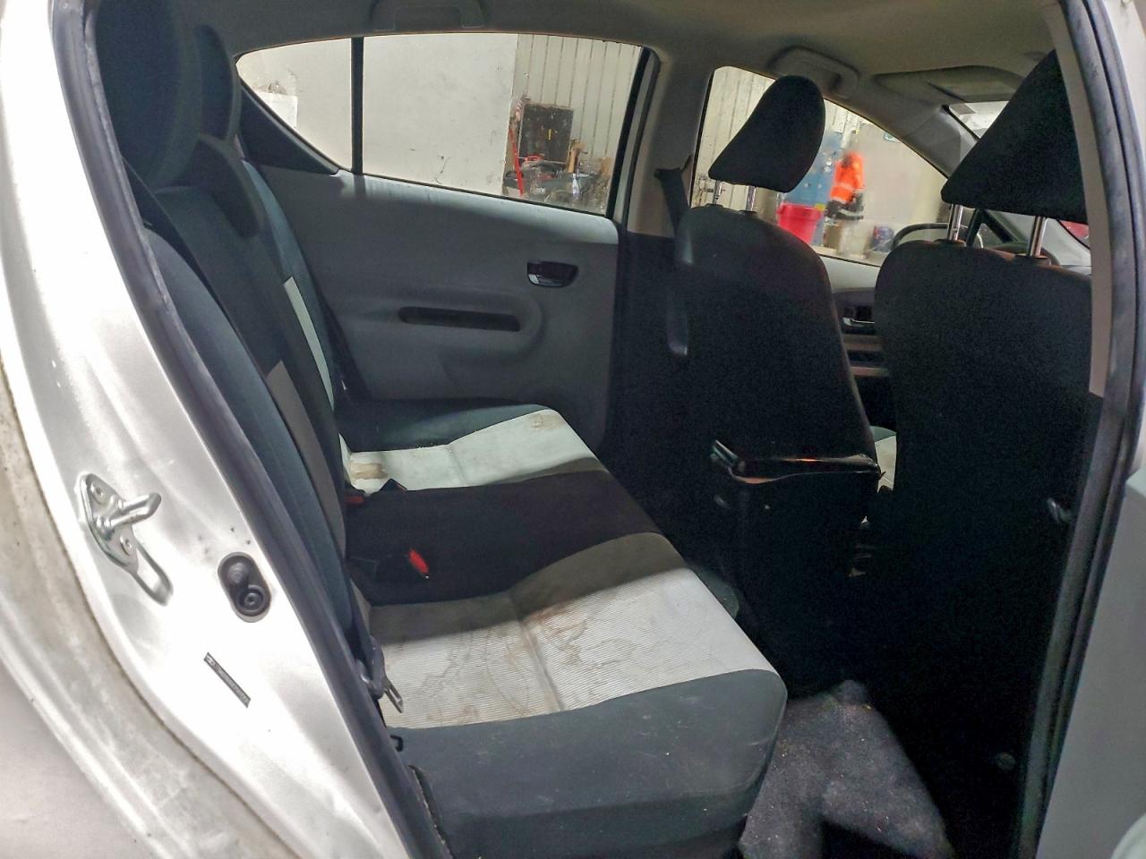 2012 TOYOTA PRIUS C photo 28