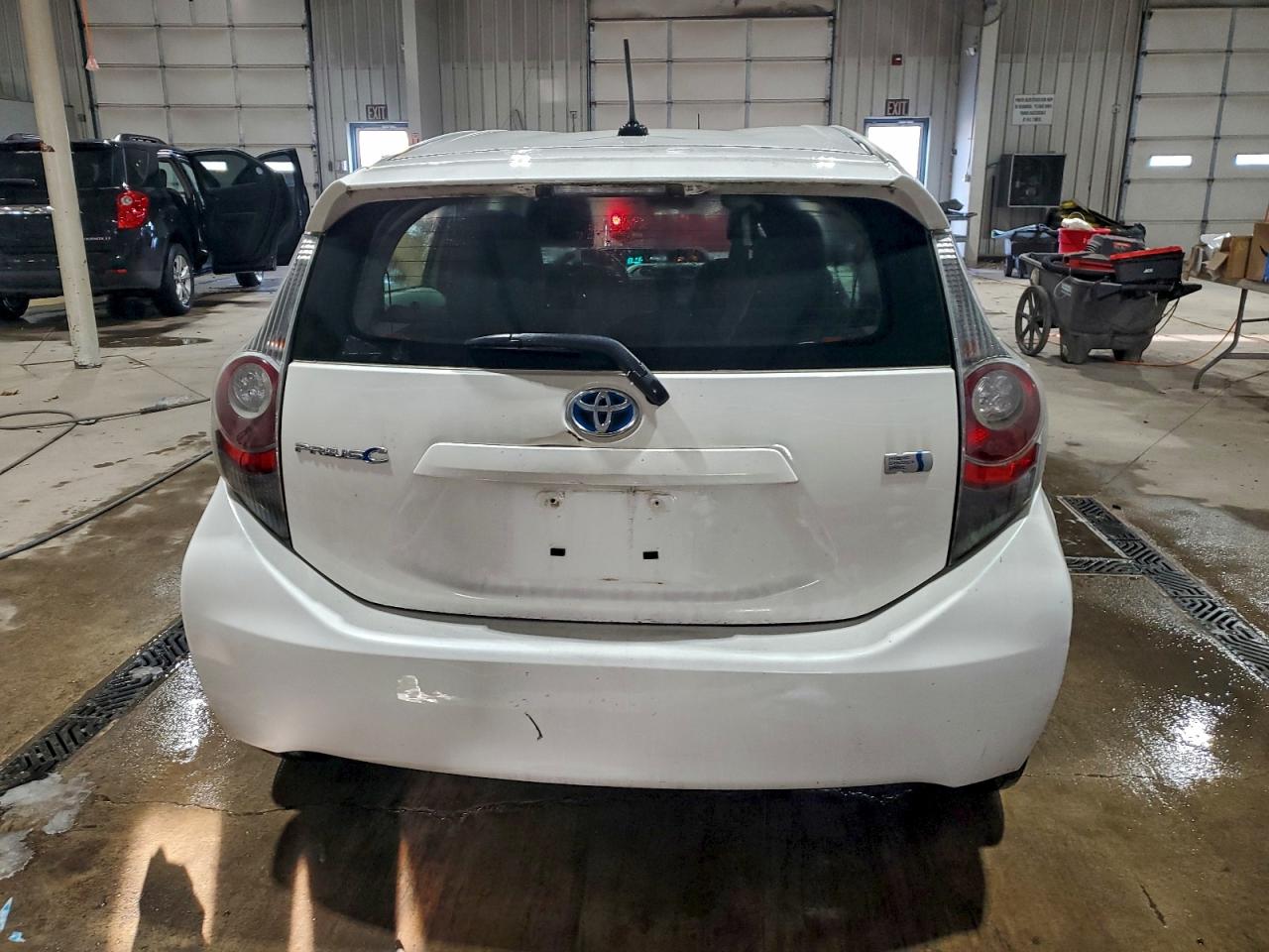 2012 TOYOTA PRIUS C photo 16
