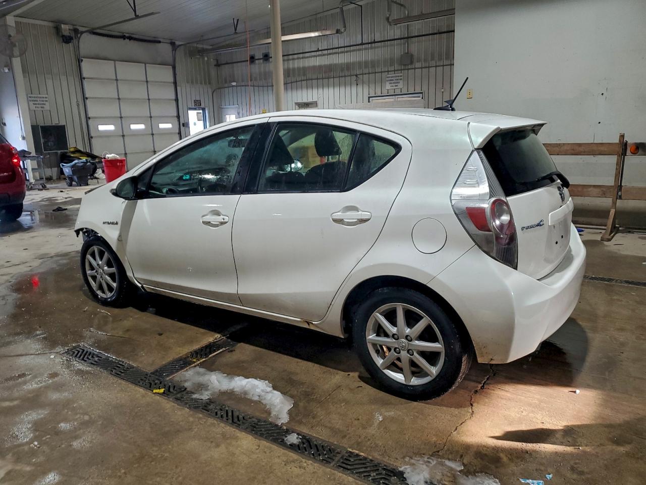 2012 TOYOTA PRIUS C photo 4