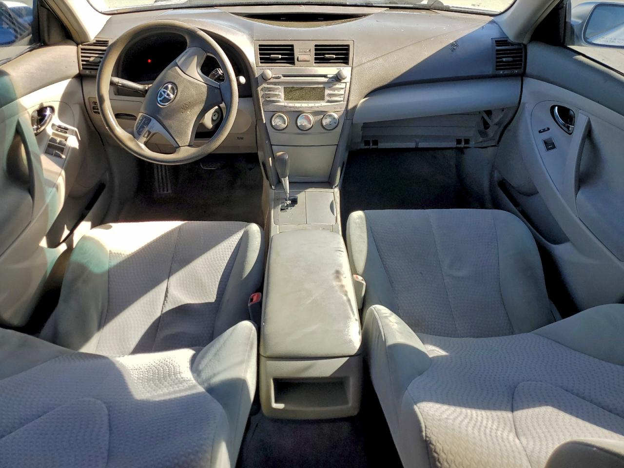 2010 TOYOTA CAMRY BASE photo 15