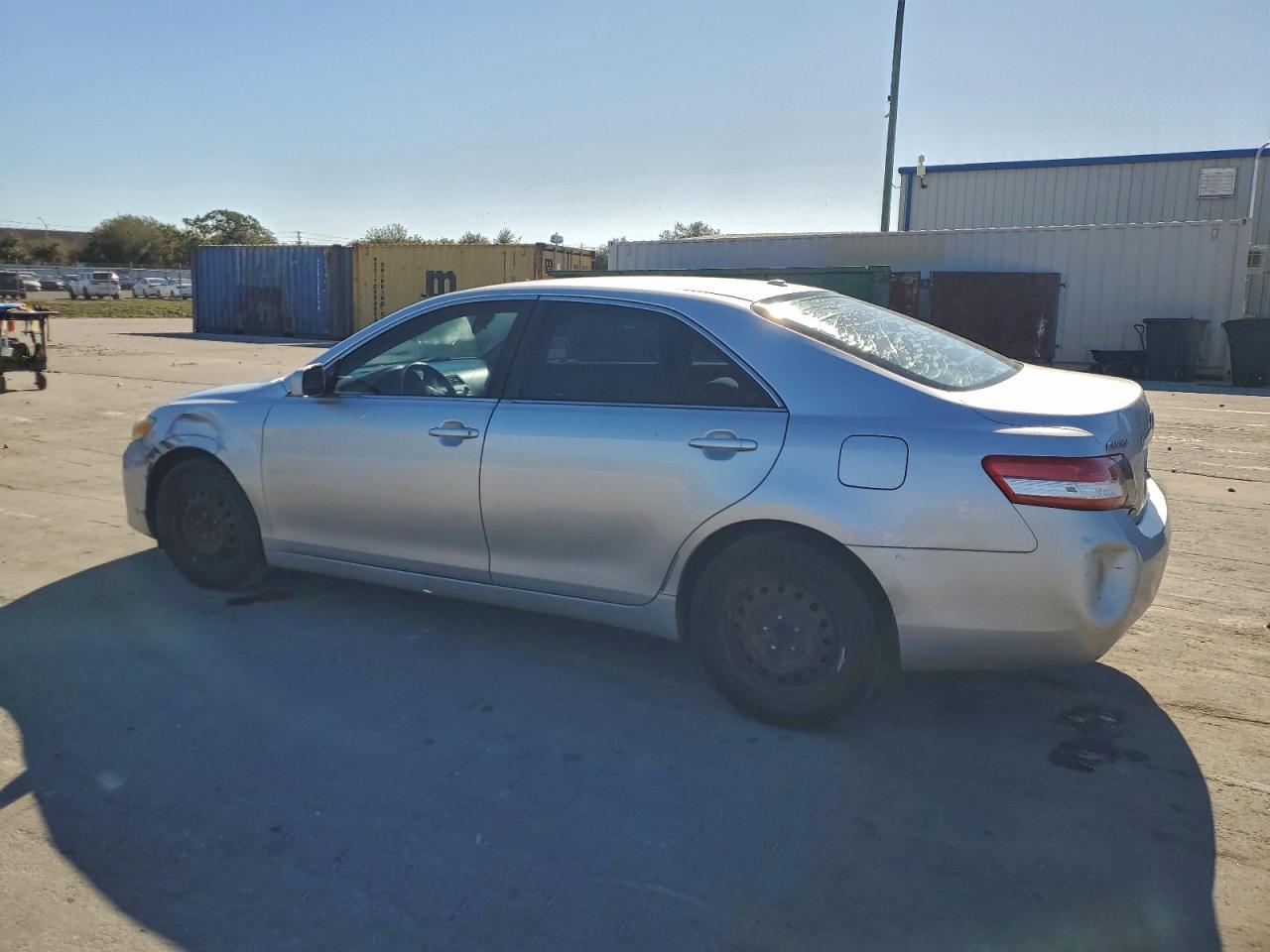 2010 TOYOTA CAMRY BASE photo 3
