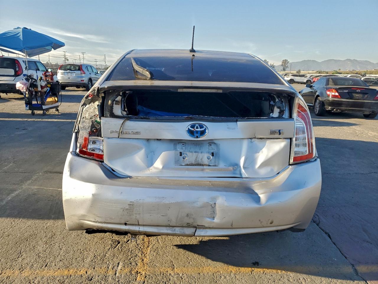 2015 TOYOTA PRIUS photo 6