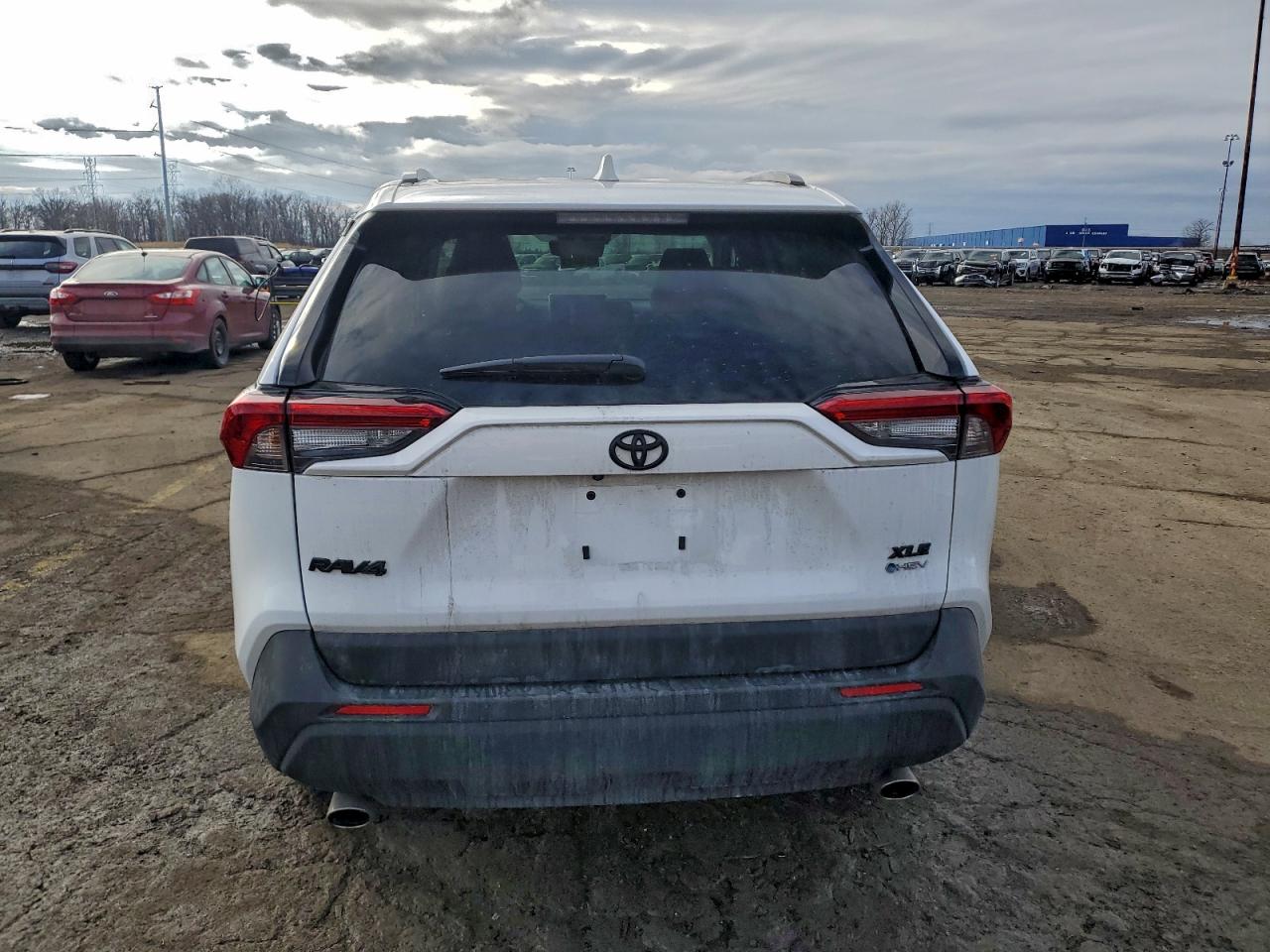2025 TOYOTA RAV4 XLE photo 11