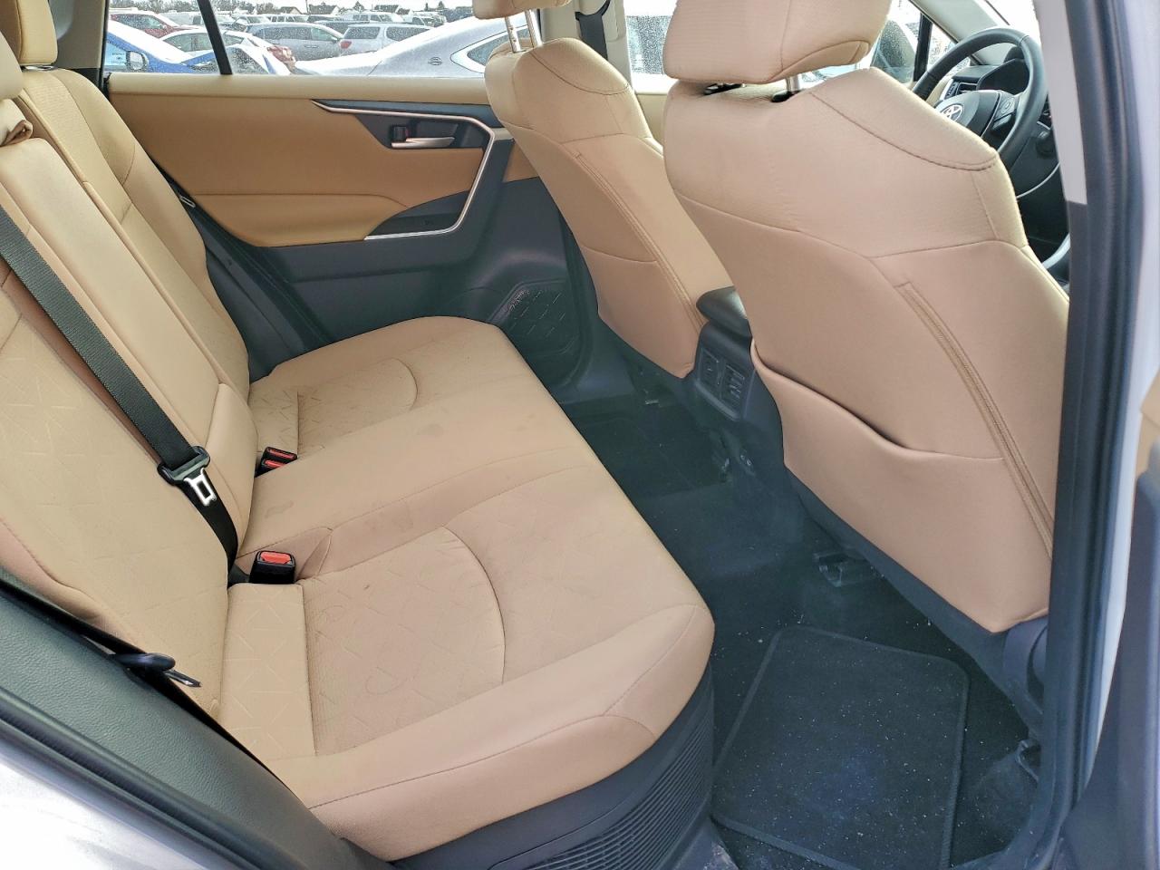 2025 TOYOTA RAV4 XLE photo 21