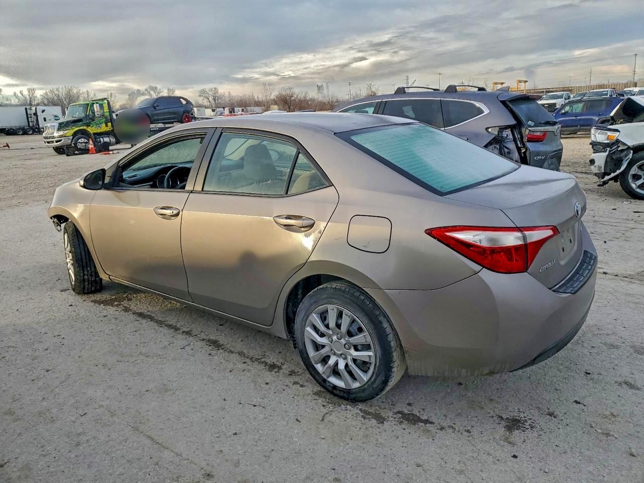 2015 TOYOTA COROLLA L photo 3