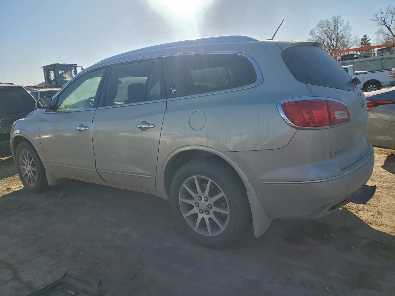 2014 BUICK ENCLAVE photo 2